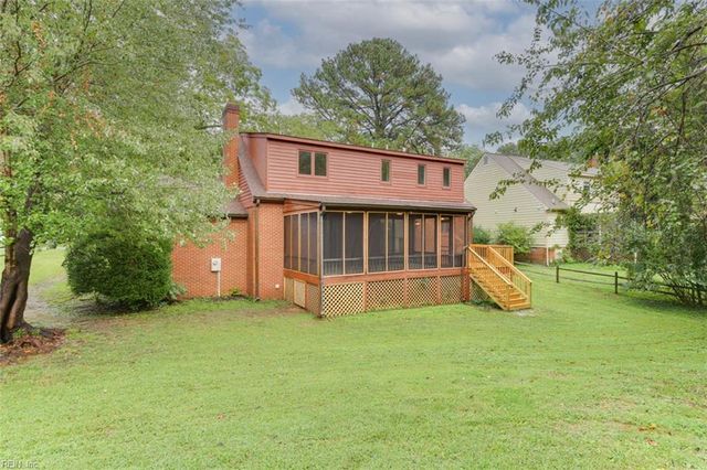 4 Saint Francis DR, Newport News, VA 23602