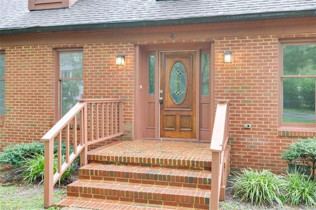 4 Saint Francis DR, Newport News, VA 23602