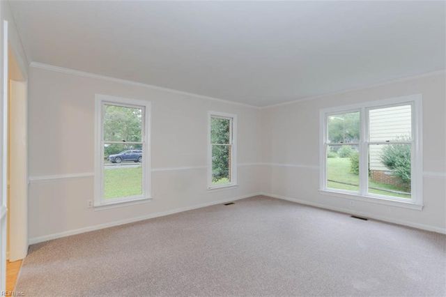 4 Saint Francis DR, Newport News, VA 23602