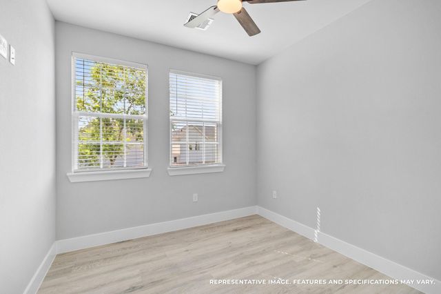 825 Paul Quinn Street F, Houston, TX 77091