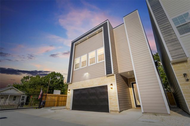 825 Paul Quinn Street F, Houston, TX 77091