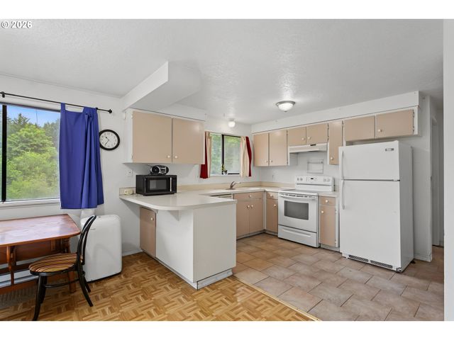 23655 Ne CASAVANT Dr, Hillsboro, OR 97123