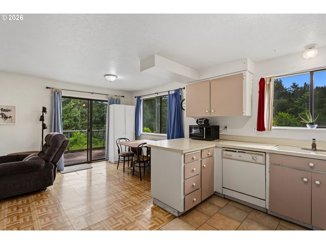 23655 Ne CASAVANT Dr, Hillsboro, OR 97123