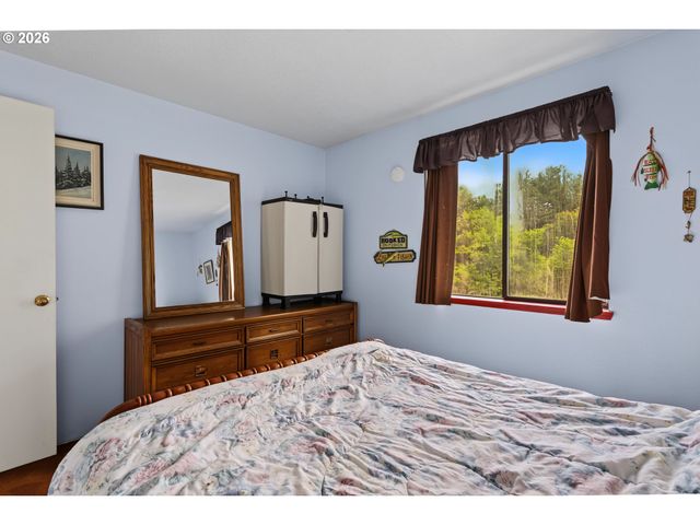 23655 Ne CASAVANT Dr, Hillsboro, OR 97123