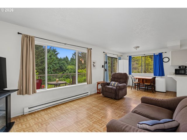 23655 Ne CASAVANT Dr, Hillsboro, OR 97123