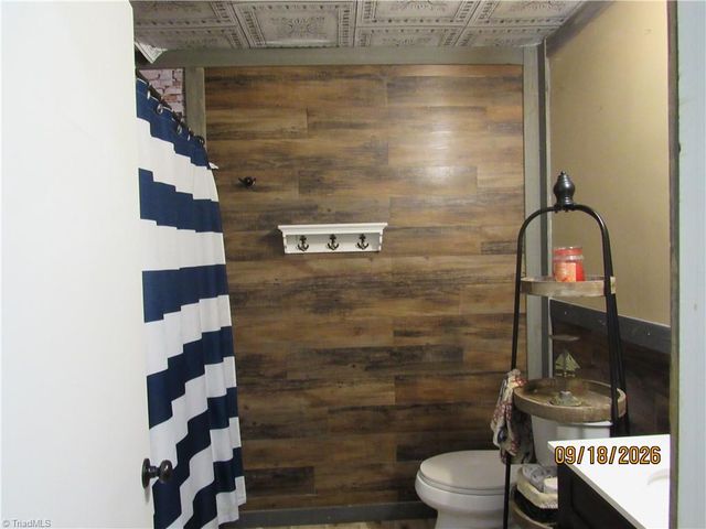 1721 Valley Brook Road, Clemmons, NC 27012
