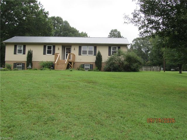 1721 Valley Brook Road, Clemmons, NC 27012