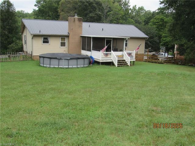 1721 Valley Brook Road, Clemmons, NC 27012