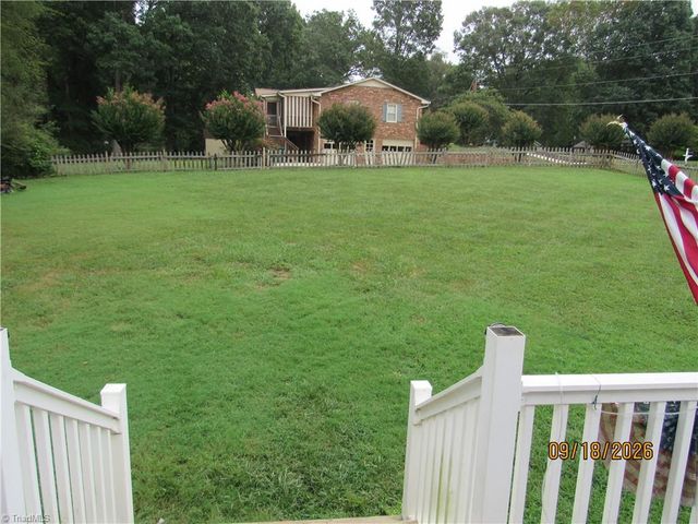 1721 Valley Brook Road, Clemmons, NC 27012