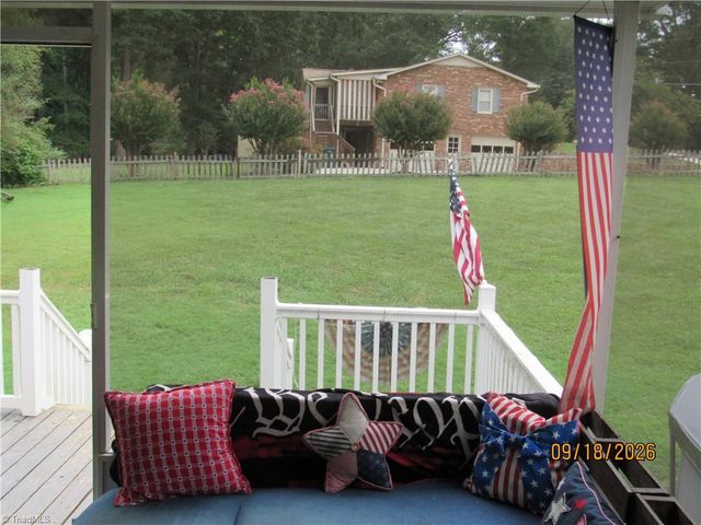 1721 Valley Brook Road, Clemmons, NC 27012