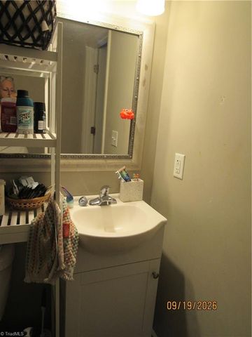 1721 Valley Brook Road, Clemmons, NC 27012