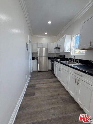 334 N Heliotrope Drive 201, Los Angeles, CA 90004