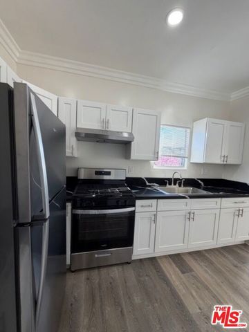 334 N Heliotrope Drive 201, Los Angeles, CA 90004