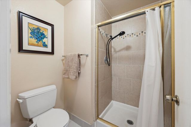 9328 N Winding Oak Dr, Fair Oaks, CA 95628