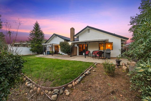 9328 N Winding Oak Dr, Fair Oaks, CA 95628