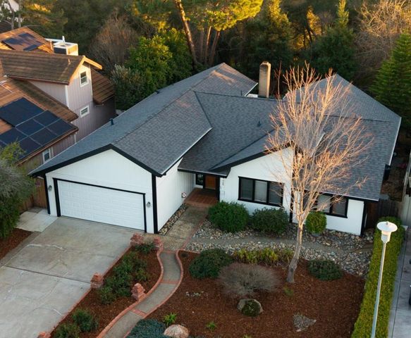 9328 N Winding Oak Dr, Fair Oaks, CA 95628