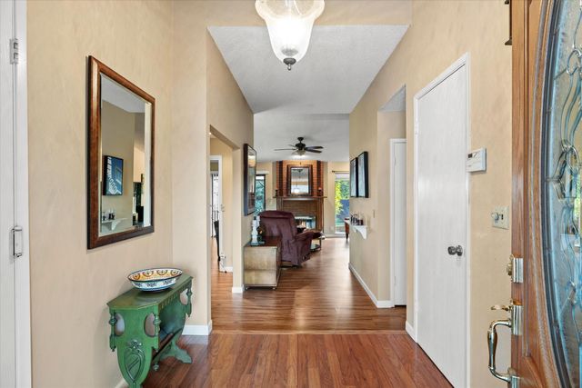 9328 N Winding Oak Dr, Fair Oaks, CA 95628