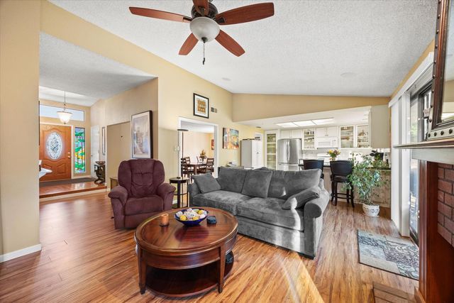 9328 N Winding Oak Dr, Fair Oaks, CA 95628