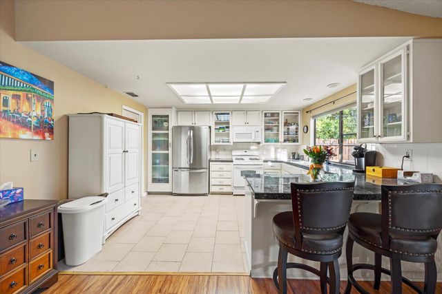 9328 N Winding Oak Dr, Fair Oaks, CA 95628