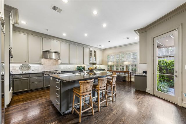 2627 Sutton Court, Houston, TX 77027