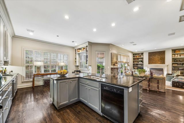 2627 Sutton Court, Houston, TX 77027