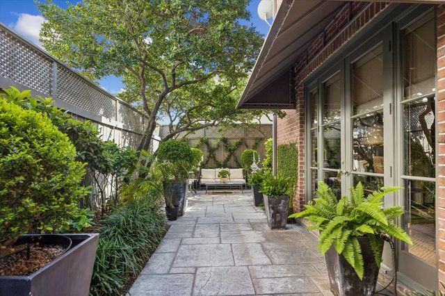 2627 Sutton Court, Houston, TX 77027