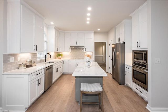 1505 Trajan RCH, Chesapeake, VA 23322