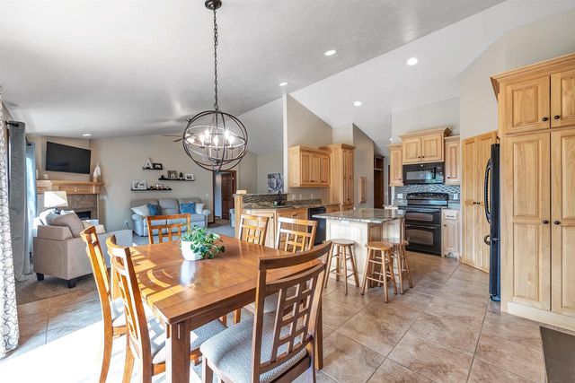 3619 CROCUS DRIVE, De Pere, WI 54115