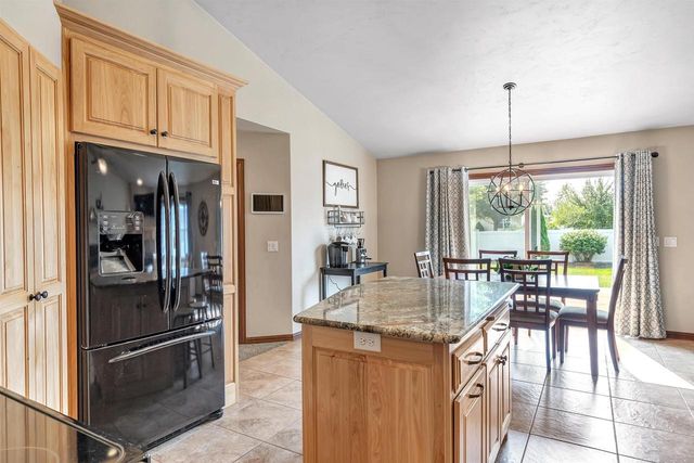 3619 CROCUS DRIVE, De Pere, WI 54115