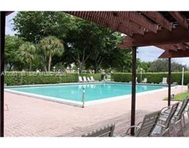3100 W Rolling Hills Circle 101, Davie, FL 33328