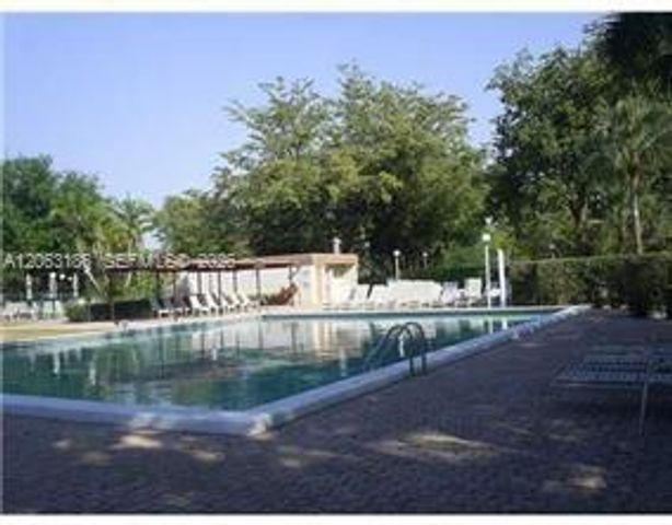 3100 W Rolling Hills Circle 101, Davie, FL 33328