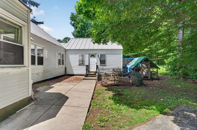 560 Sunapee Street, Newport, NH 03773