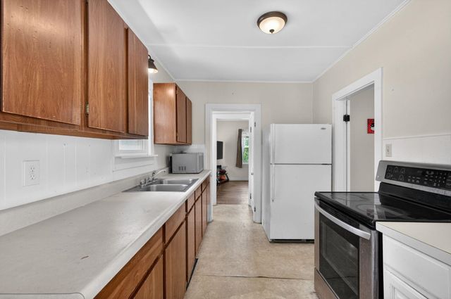 560 Sunapee Street, Newport, NH 03773