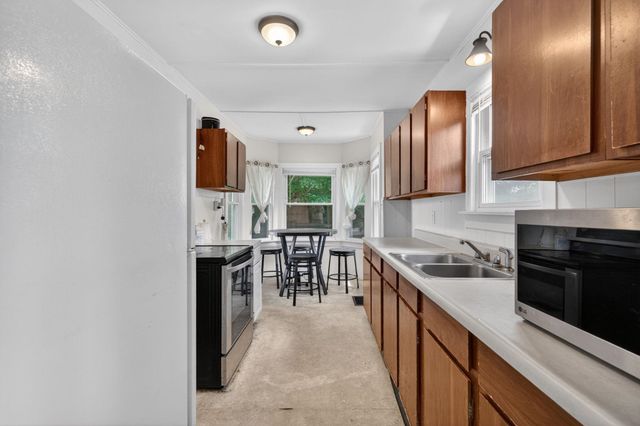 560 Sunapee Street, Newport, NH 03773