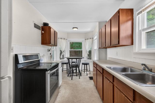 560 Sunapee Street, Newport, NH 03773