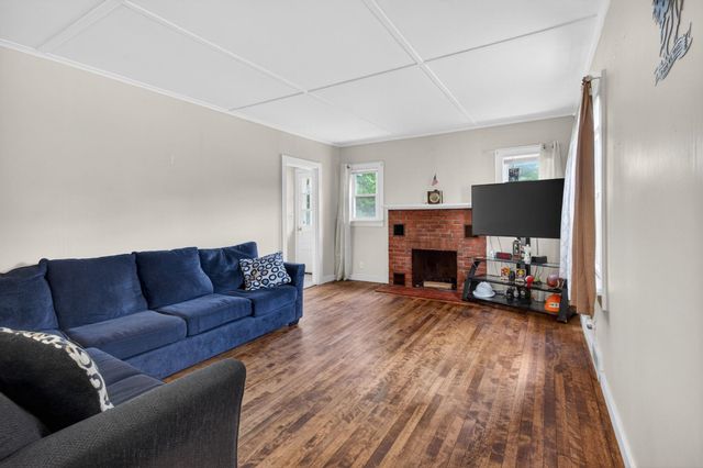 560 Sunapee Street, Newport, NH 03773