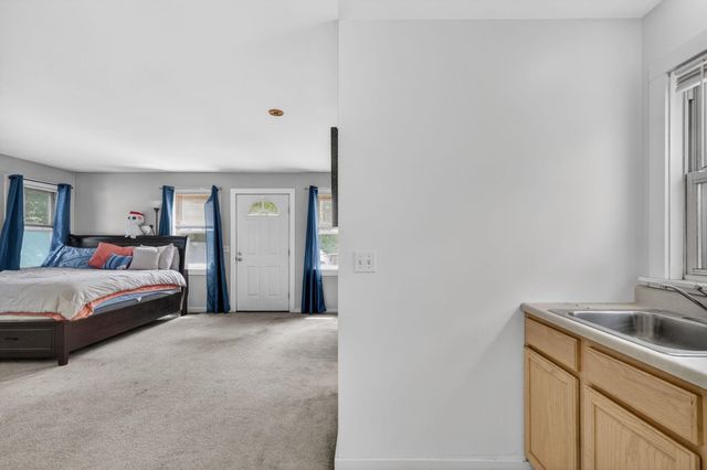 560 Sunapee Street, Newport, NH 03773