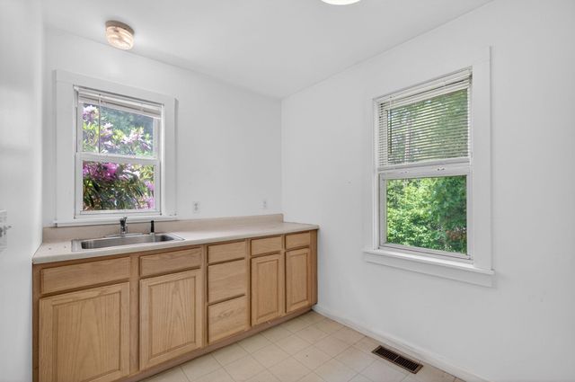 560 Sunapee Street, Newport, NH 03773