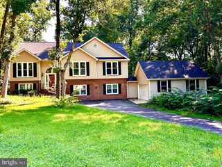 6316 FOREST GROVE DR, Fredericksburg, VA 22407
