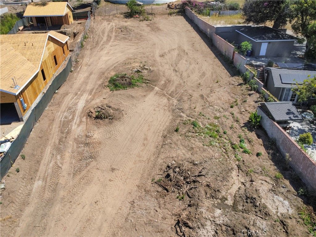 Image 3 of property listing at 677 E Palm, Altadena, CA 91001