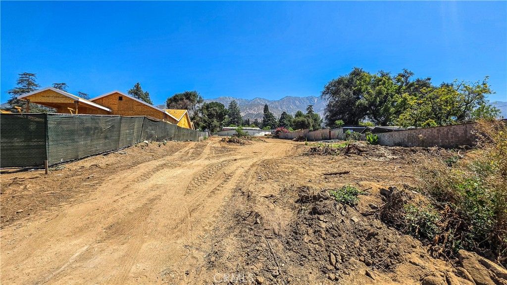 Image 6 of property listing at 677 E Palm, Altadena, CA 91001