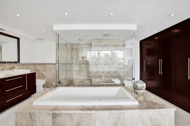 1000 Parkview Dr 330, Hallandale Beach, FL 33009