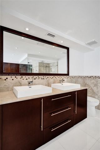 1000 Parkview Dr 330, Hallandale Beach, FL 33009