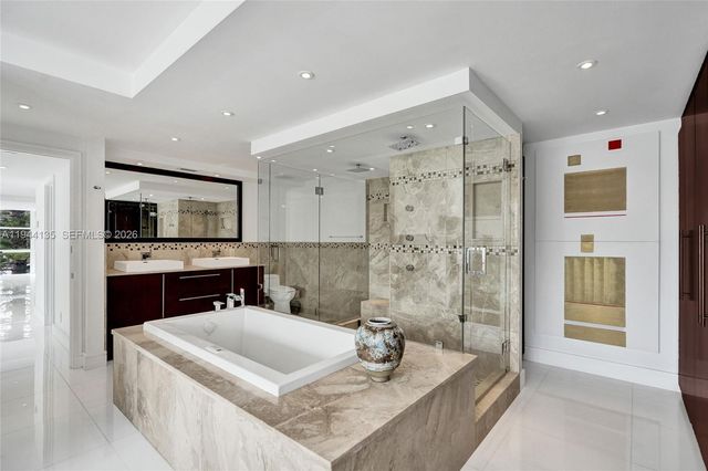 1000 Parkview Dr 330, Hallandale Beach, FL 33009