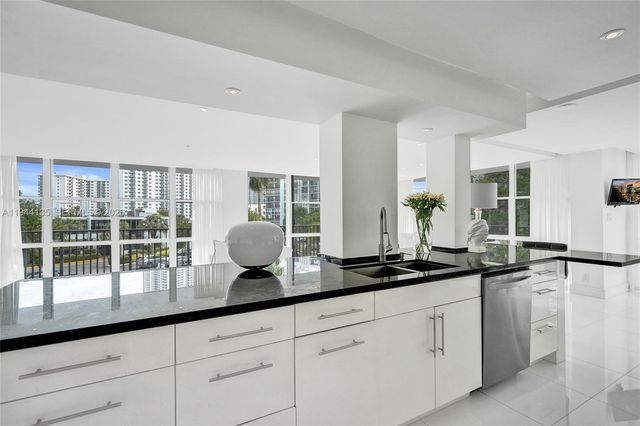 1000 Parkview Dr 330, Hallandale Beach, FL 33009