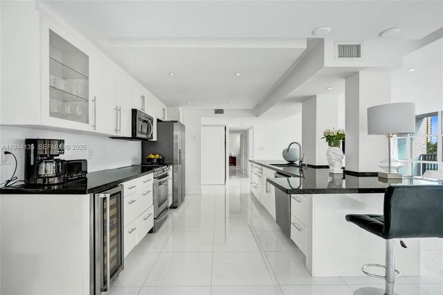 1000 Parkview Dr 330, Hallandale Beach, FL 33009