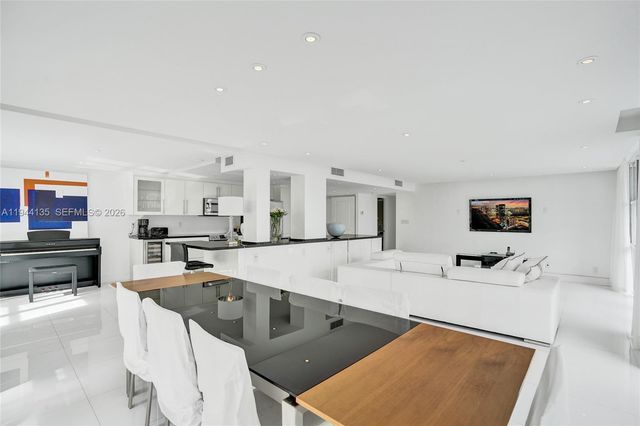 1000 Parkview Dr 330, Hallandale Beach, FL 33009