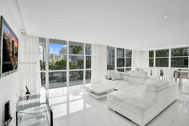 1000 Parkview Dr 330, Hallandale Beach, FL 33009