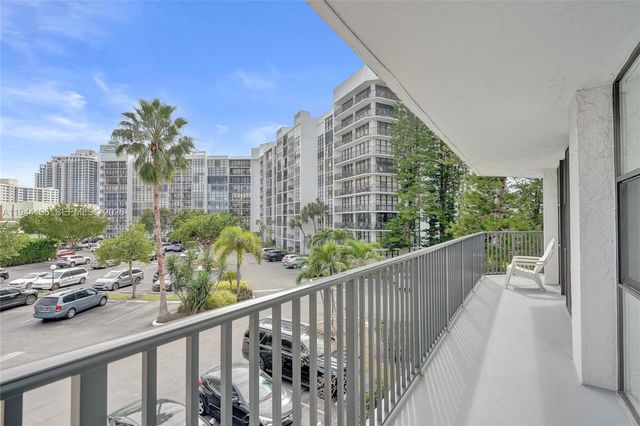 1000 Parkview Dr 330, Hallandale Beach, FL 33009
