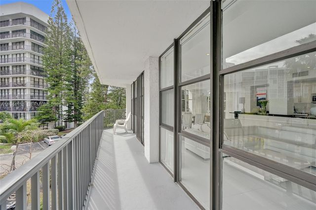 1000 Parkview Dr 330, Hallandale Beach, FL 33009